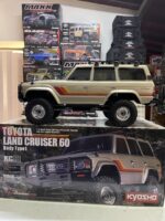 TOYOTA LAND CRUISER 60 KYOSHO - Imagen 4